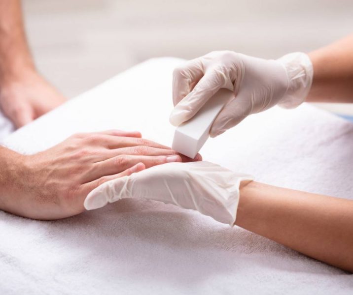 Manicure περιποίηση